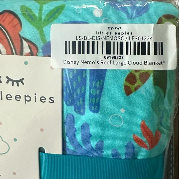 *New* Little Sleepies Disney Nemo’s Reef Large Cloud Blanket - Picture 2 of 3